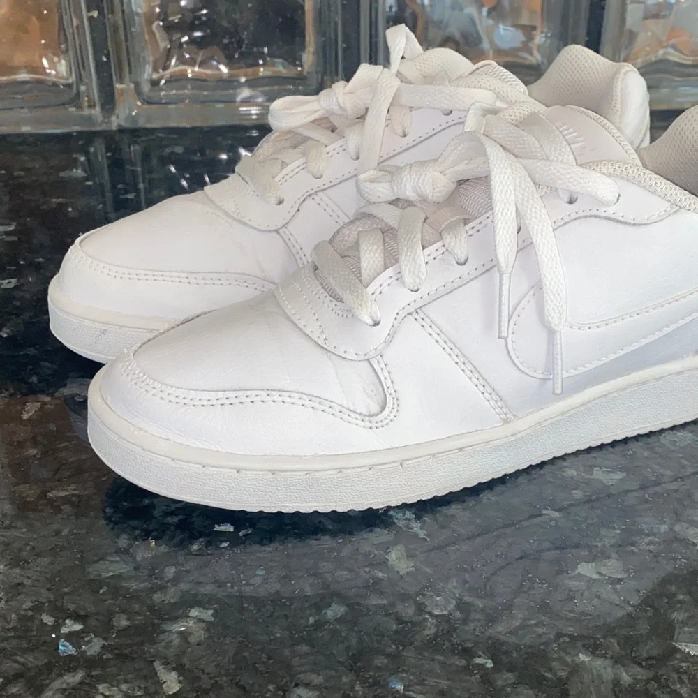 Nike Ebernon Low Casual White Athletic Shoes Sneakers Size 7.5 AQ1779-100